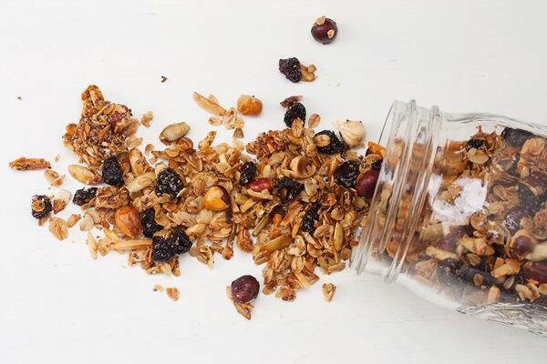 A legegészségesebb reggeli: A GRANOLA Most bemutatjuk az egyik legjobb, legegészségesebb reggeli alternatívát, melyet neked is ki kell próbálnod.