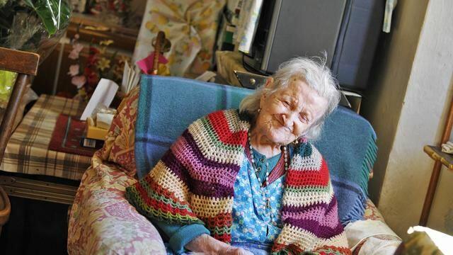 A nyers tojásra esküszik a 114 éves asszony Emma Morano elárulja, hogy szeirnte mi a hosszú élet titka. 114 éves lett Emma Morano, Európa legidősebb asszonya, aki arra a diétára esküszik, amelyet még az orvosa tanácsolt neki, amikor 20 éves volt.