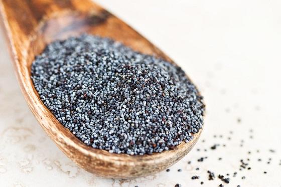 A 7 legszuperebb étel az erős csontokért A két legfontosabb vitamin, amelyhez mindenképpen hozzá kell jutnod csontozatod egészsége érdekében a kalcium és D-vitamin, emellett pedig a K-vitamin, a C-vitamin és a cink, valamint a bór és a kovasav is fontos segítséget jelenthet. Ezeknek a fogyasztás