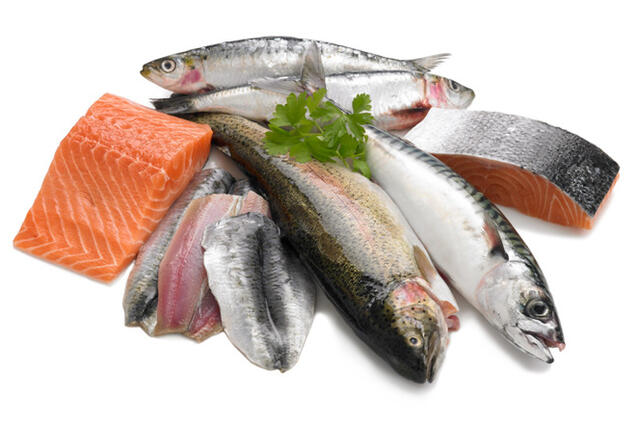 Miért van szükségünk az Omega-3 zsírsavakra? Az Omega-3 zsírsavak a többszörösen telítetlen zsírsavak csoportjának tagjai, melyek előnyös és fontos élettani tulajdonságokkal rendelkeznek. A táplálkozás során a különböző élelmiszerekkel szervezetünkbe juttatott zsírok és olajok lebontási termékei a z