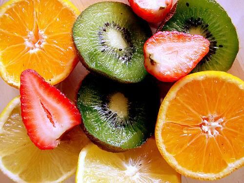 Építsd be az étrendedbe a következő gyümölcsöket, zöldségeket, hiszen nagyon magas a C-vitamin tartalmuk!