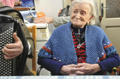 A nyers tojásra esküszik a 114 éves asszony Emma Morano elárulja, hogy szeirnte mi a hosszú élet titka. 114 éves lett Emma Morano, Európa legidősebb asszonya, aki arra a diétára esküszik, amelyet még az orvosa tanácsolt neki, amikor 20 éves volt.