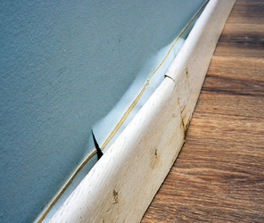 padló alatti penész