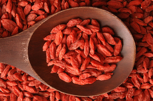 Látásproblémákra szuperélelmiszer - Goji Javítsd a látásodat az egyik legtöbb C-vitamint tartalmazó szuperélelmiszerrel, a goji bogyóval